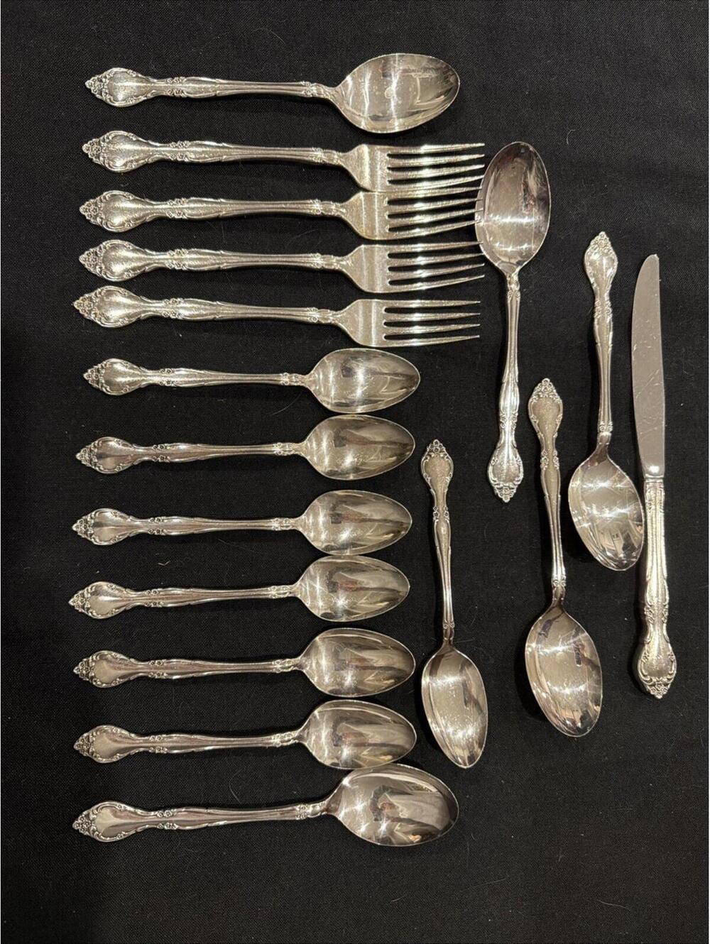Oneida Community “Affection” Silver Plate Flatware – 17 Piece Set